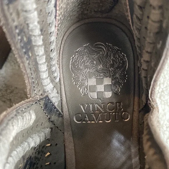 •Vince Camuto• Prasata Suede Ankle Boots - Picture 13 of 14